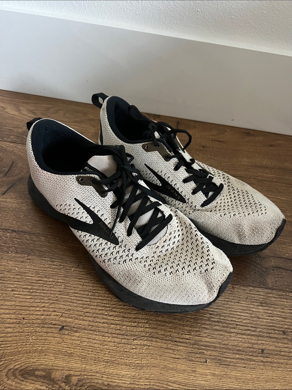 Brooks Women's Running Shoes in White and Black